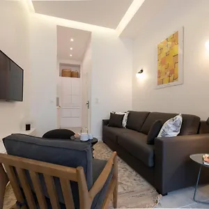 Mayenne Apartment