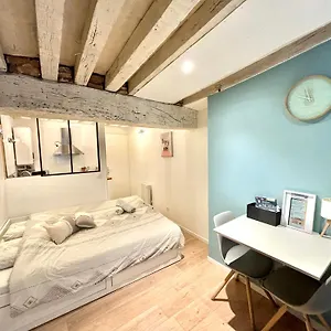 https://studio-dans-quartier-historique-de-moulins.hotels-rhonealpes.com